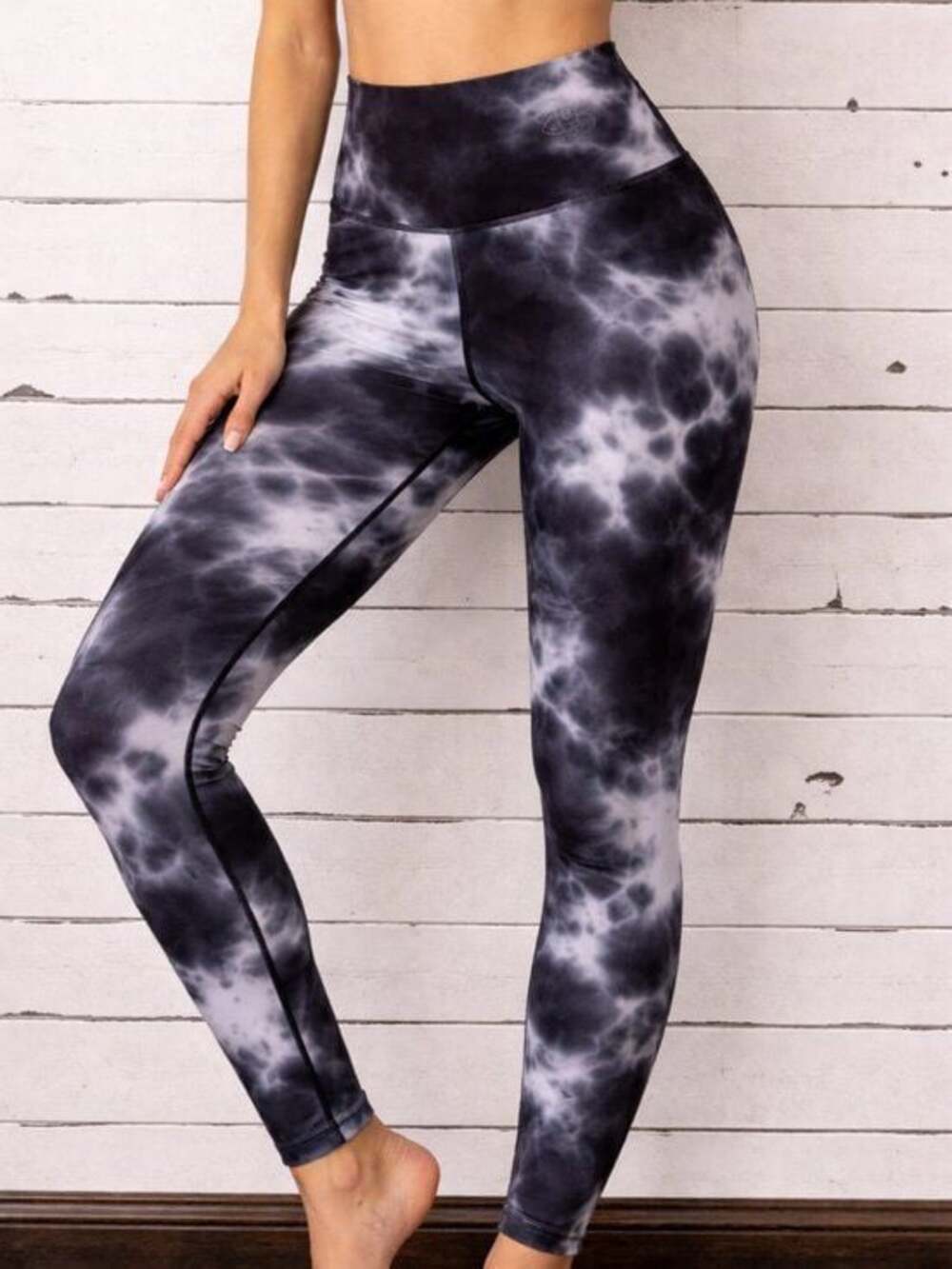 Harmony and Balance Women’s size Medium Tie-Dye Black & White Leggings